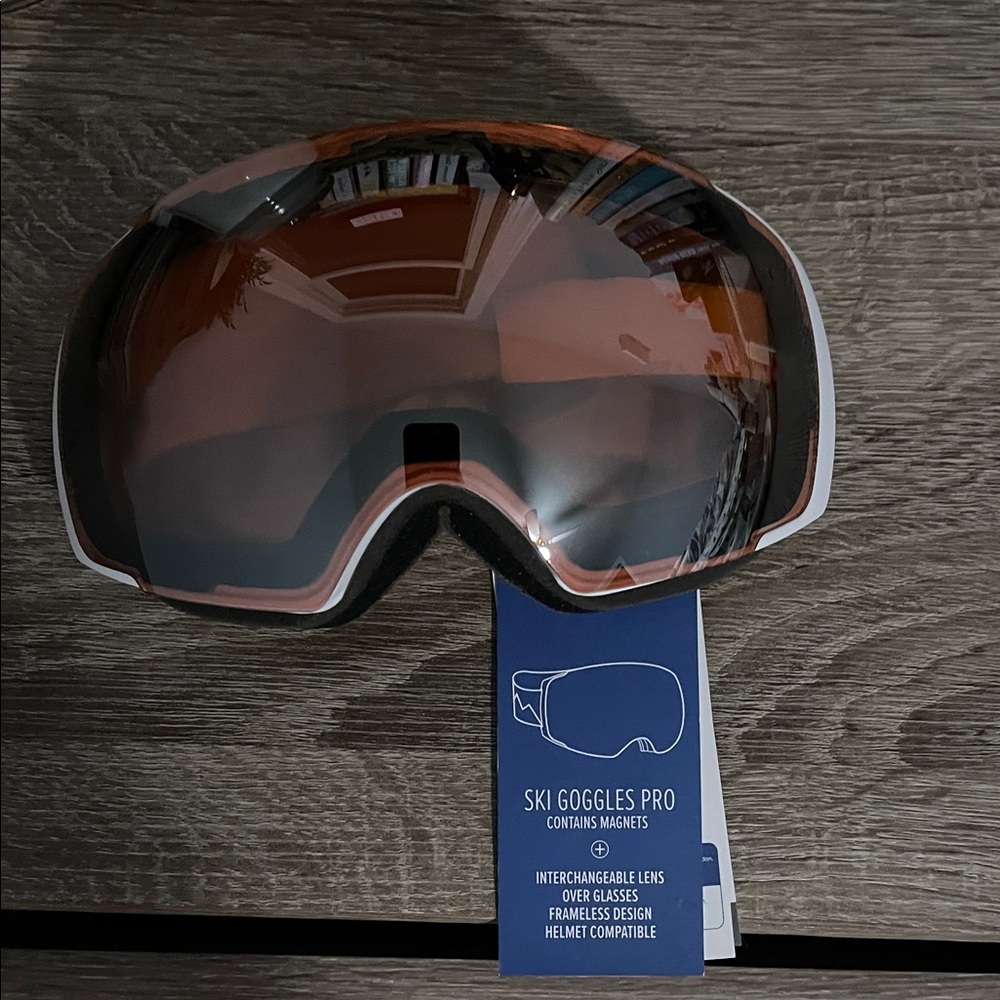 Outdoor Master Pro Snow Ski goggles with interchangeable lens and dust bag